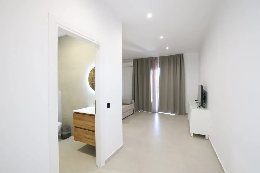 Mono Alex Afitos, Grčka — Suite