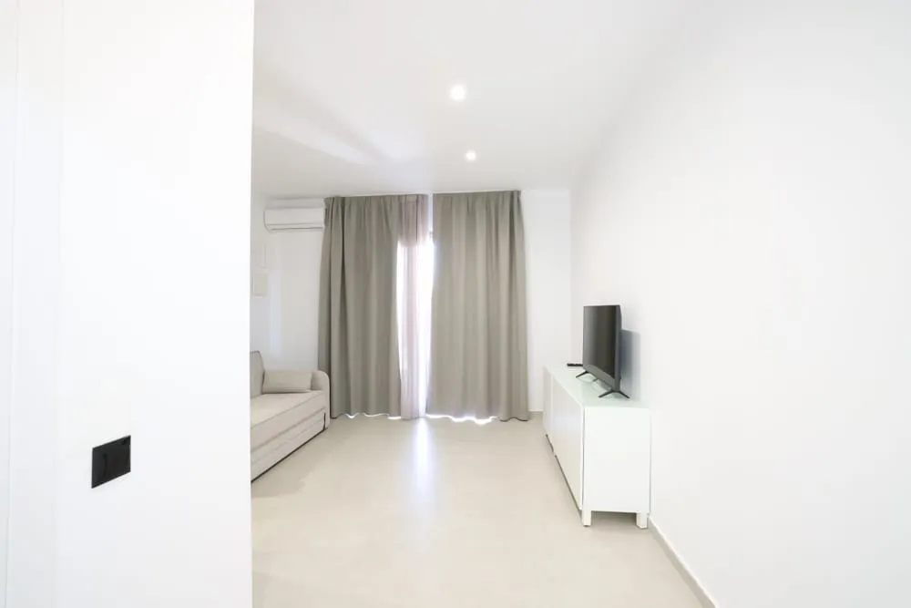 Mono Alex Afitos, Grčka — Suite