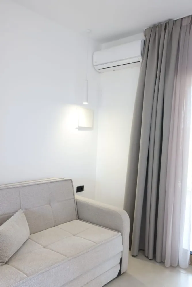 Mono Alex Afitos, Grčka — Suite