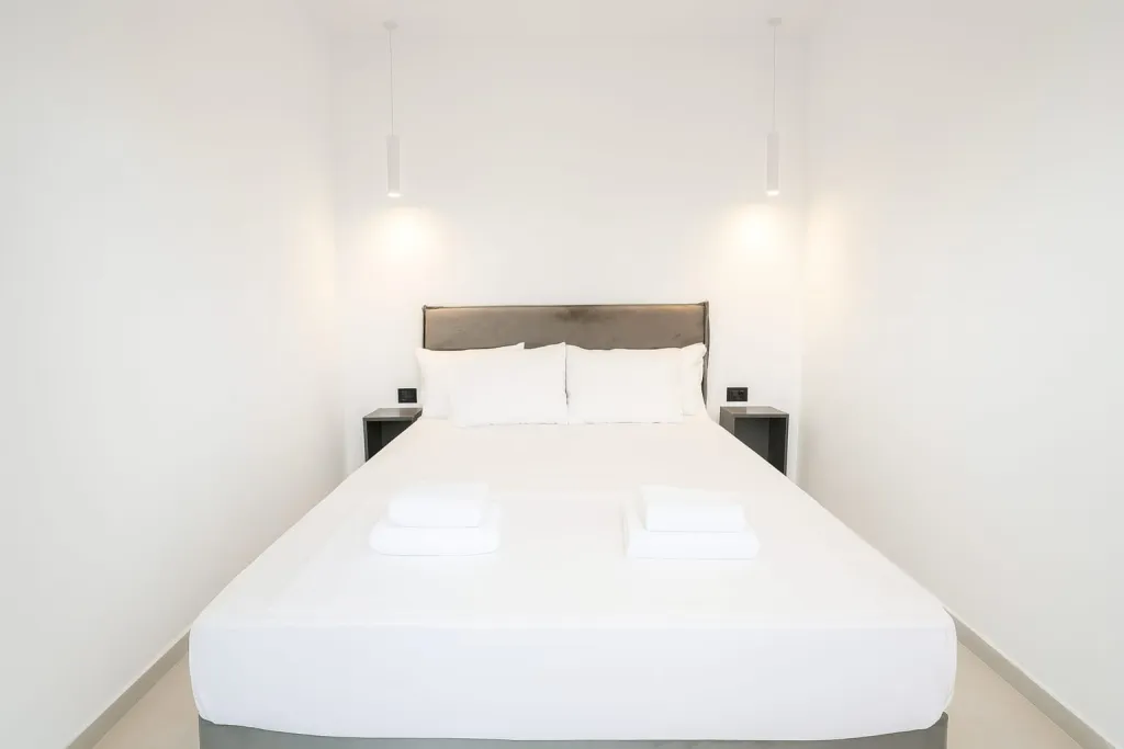 Mono Alex Afitos, Grčka — Suite