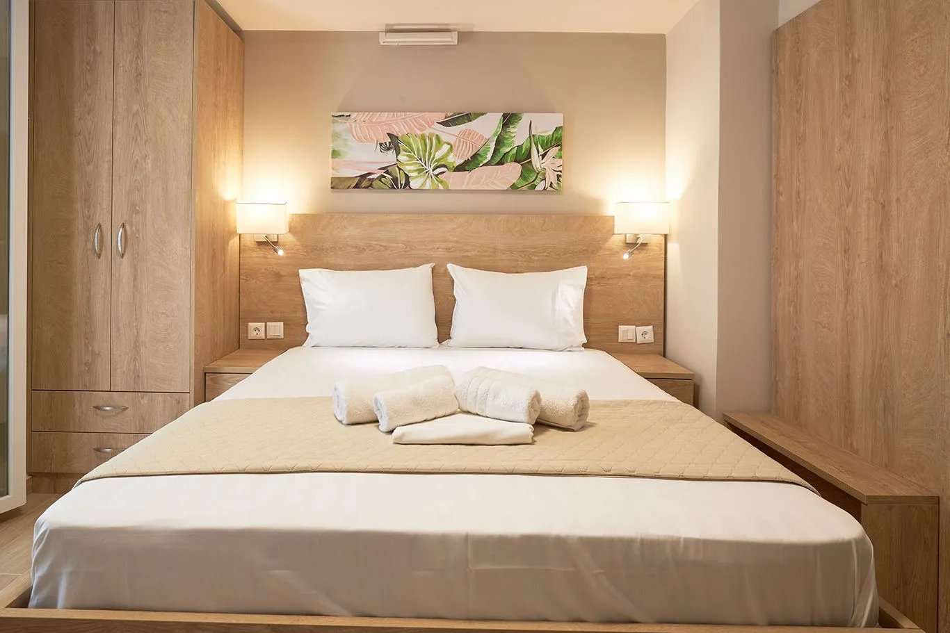 Nikiti Comfort Chalkidiki, Nikiti, Grčka — Double Studio
