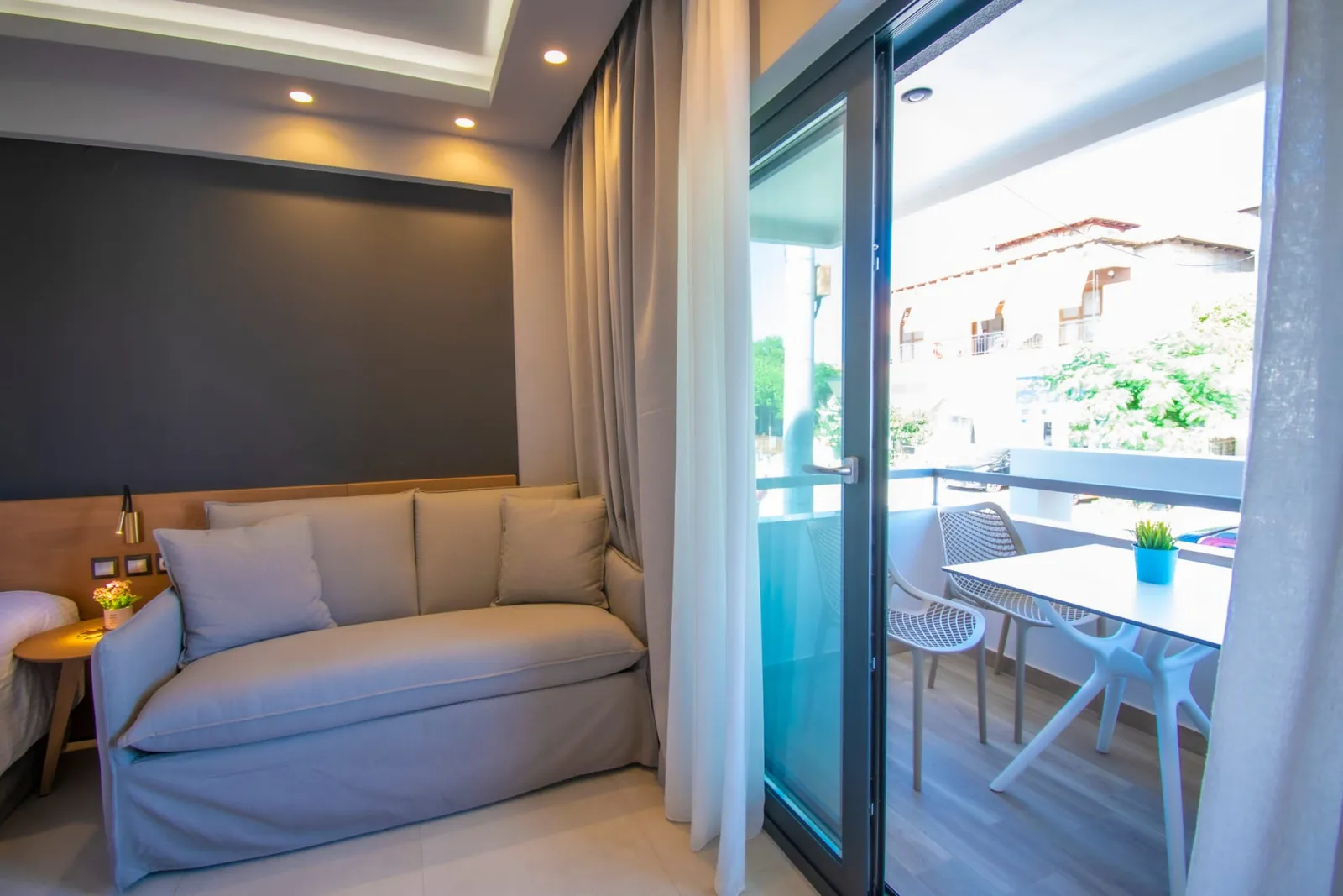 Lithos Suites Nikiti, Nikiti, Grčka — Quadruple Studio