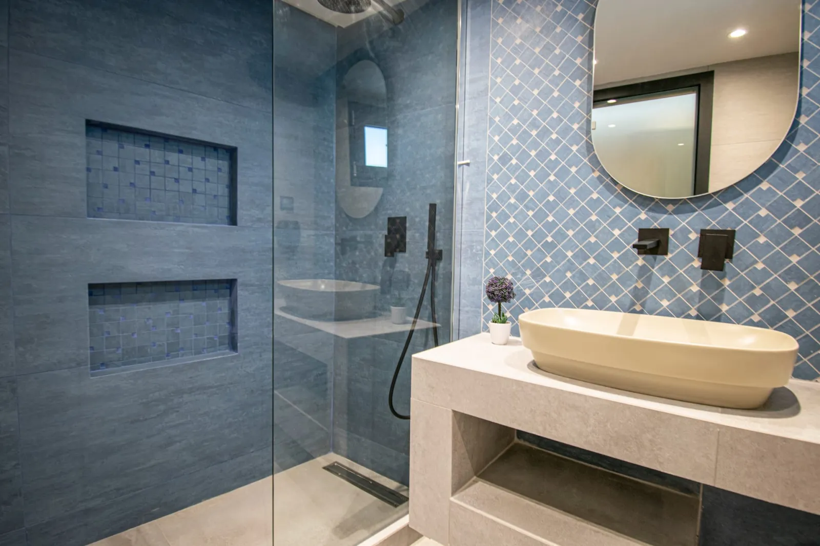 Lithos Suites Nikiti, Nikiti, Grčka — Triple Studio 1st Floor
