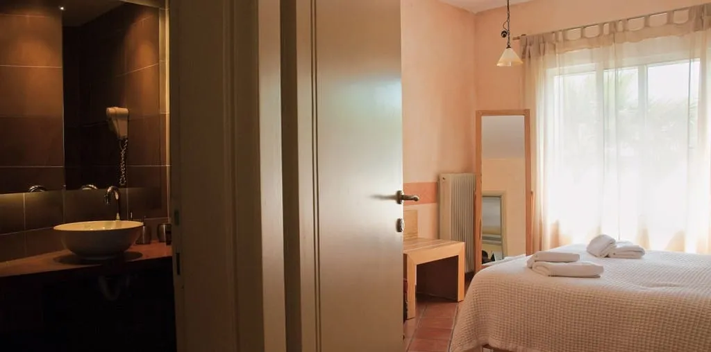Porto Valitsa, Paljuri, Grčka — Superior suite with side sea view