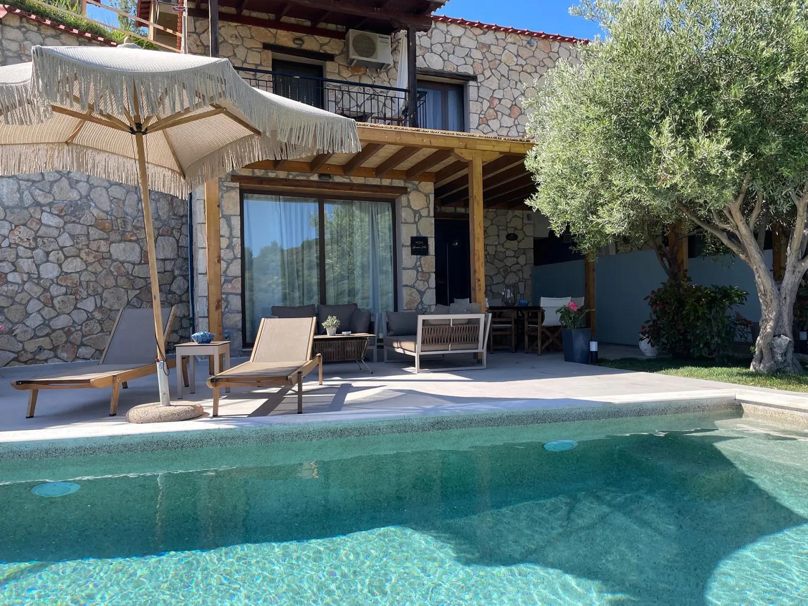 Koumaros ApartHotel Halkidiki, Lutra Agia Paraskevi, Grčka — Villa with Private Pool & Sea View-Capacity 6
