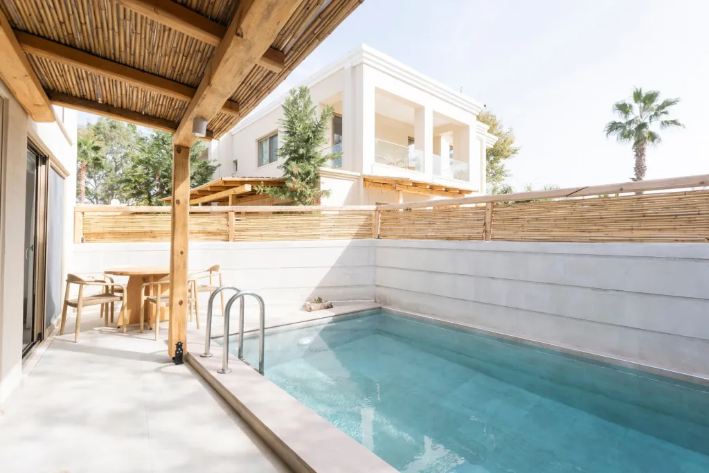 Nusa Suites & Villas, Pefkohori, Grčka — fotografija 17
