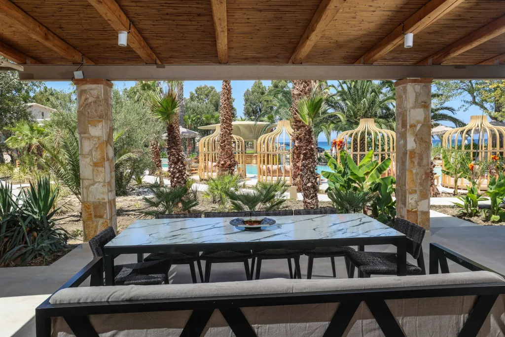 Nusa Suites & Villas, Pefkohori, Grčka — fotografija 23