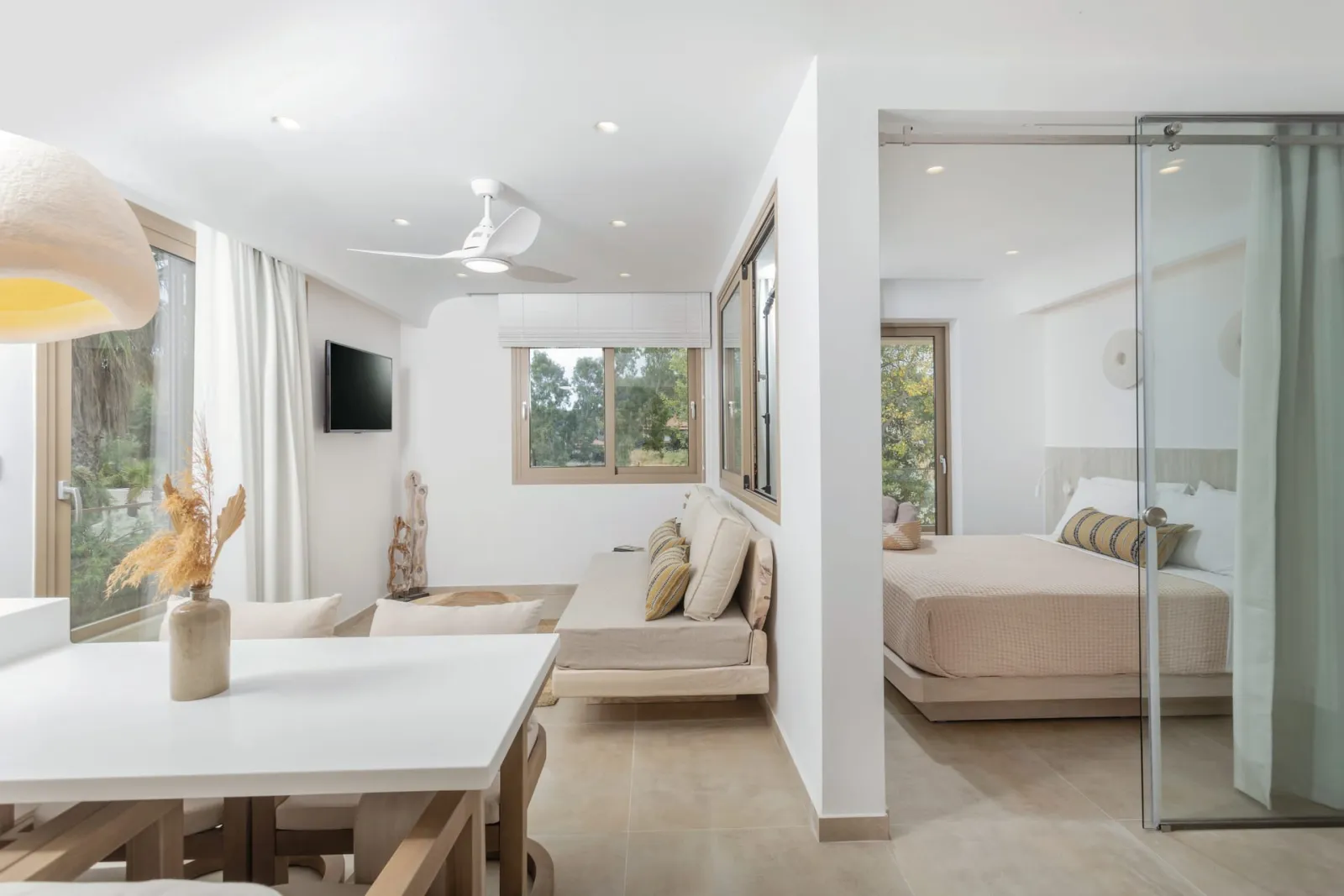 Nusa Suites & Villas, Pefkohori, Grčka — Executive 2- Bedroom Suite Side Sea View