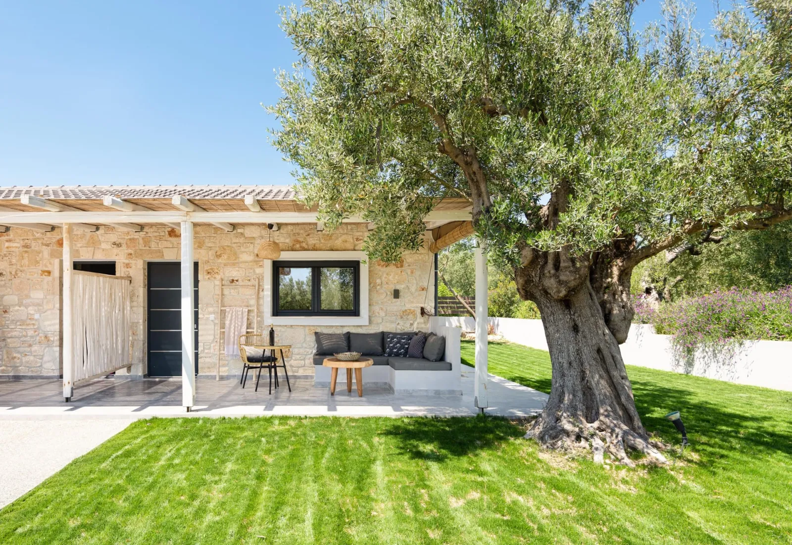 FLH - Halkidiki Properties, Grčka — "Four Olives" Luxury Rooms -  Maxima Afitos