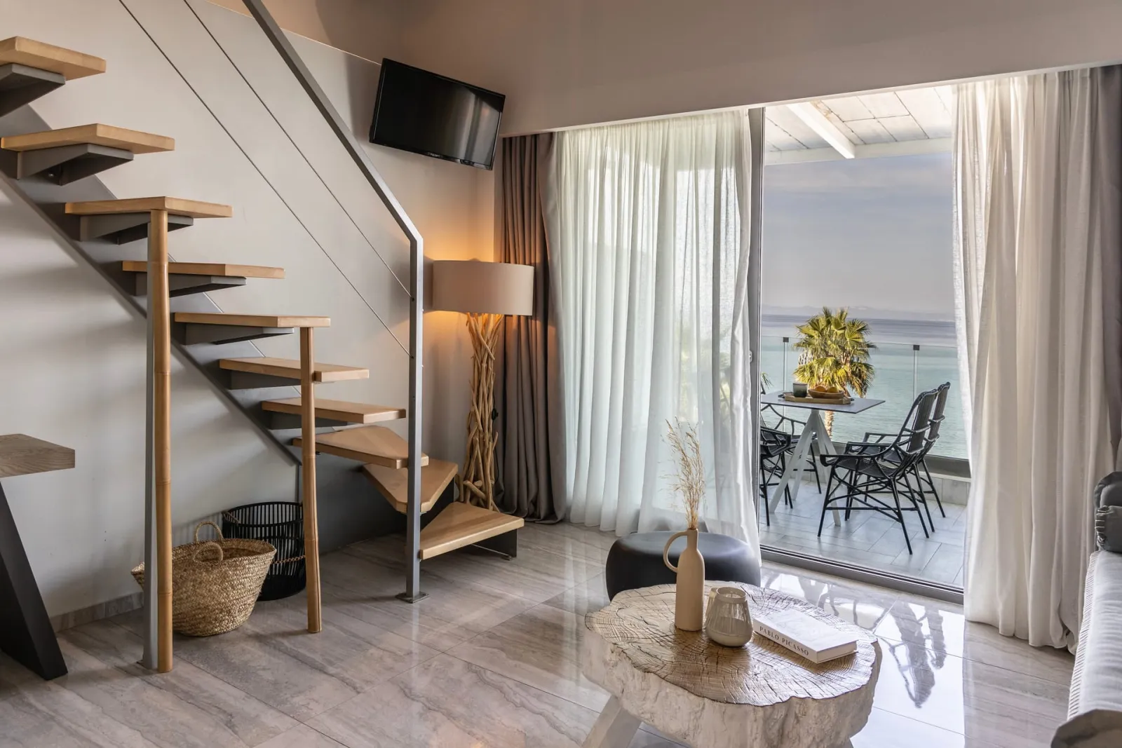 Blue Carpet Luxury Suites, Pefkohori, Grčka — 2 Level Suite | Sea View