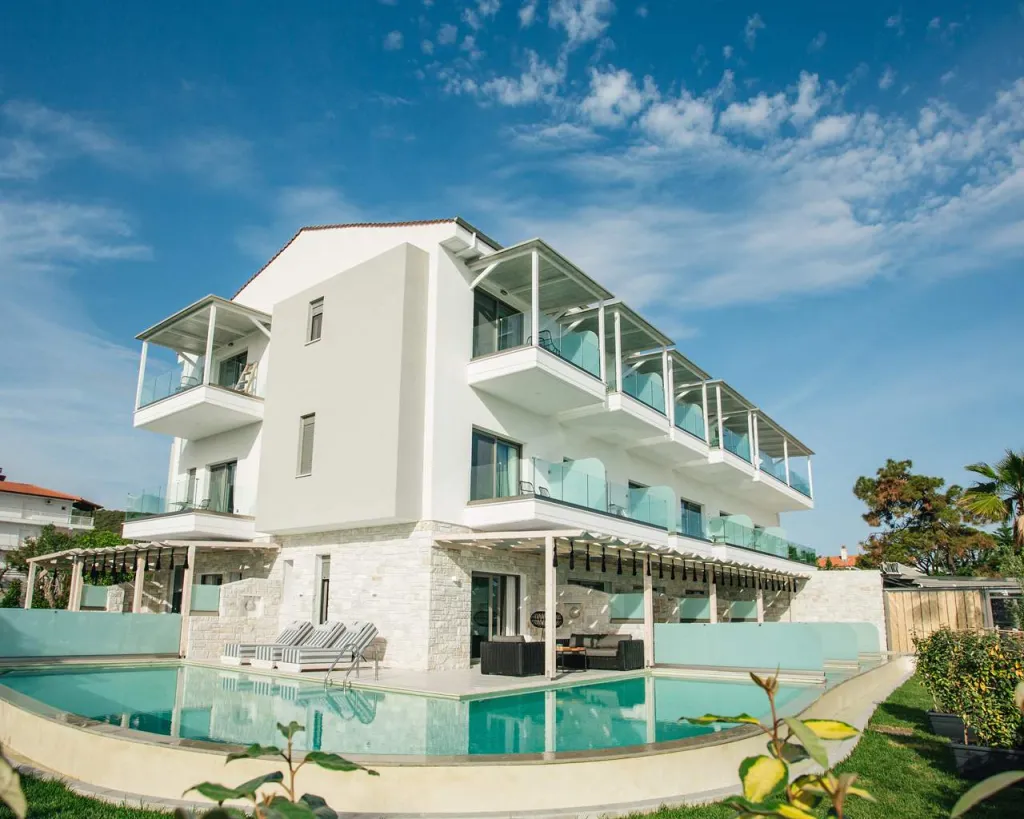 Blue Carpet Luxury Suites, Pefkohori, Grčka — smeštajna jedinica