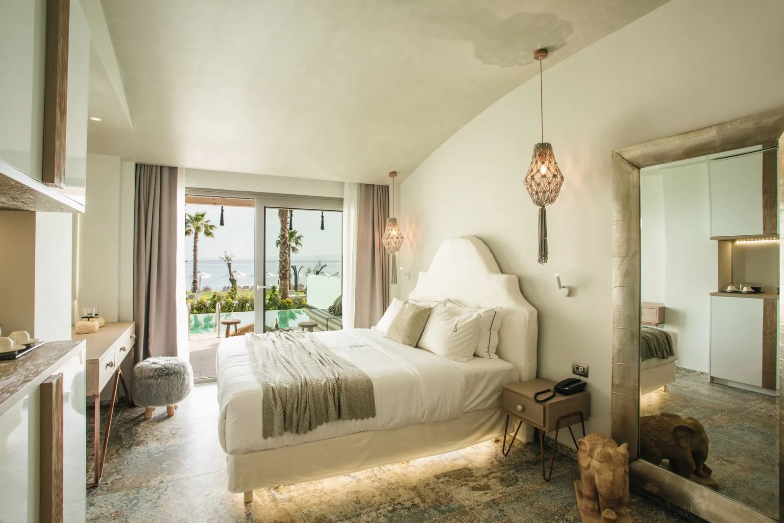 Blue Carpet Luxury Suites, Pefkohori, Grčka — Double Suite Sea View | Private Pool