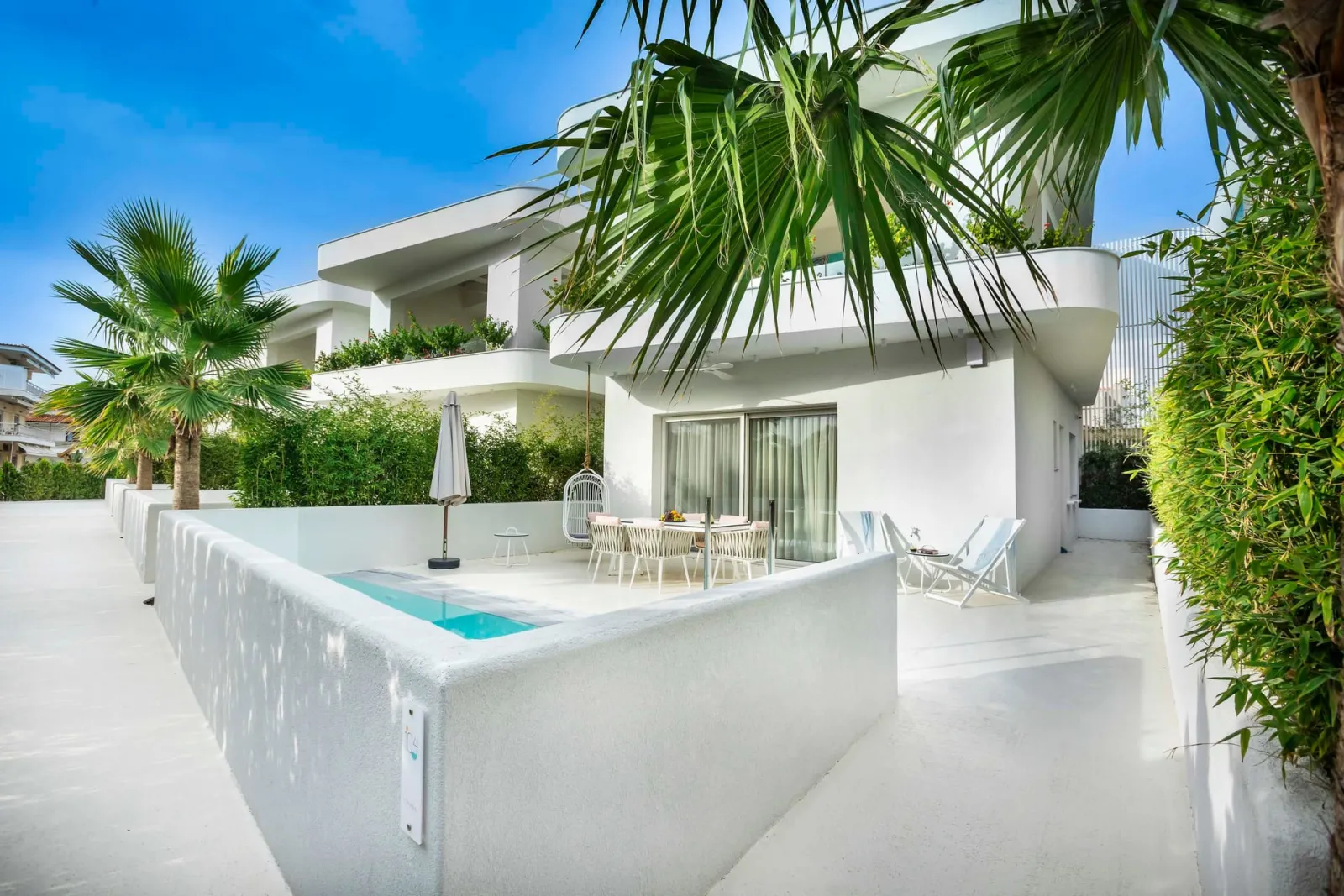 Cocoons Luxury Suites & Villas, Skala Furka, Grčka — Villa with Private Pool