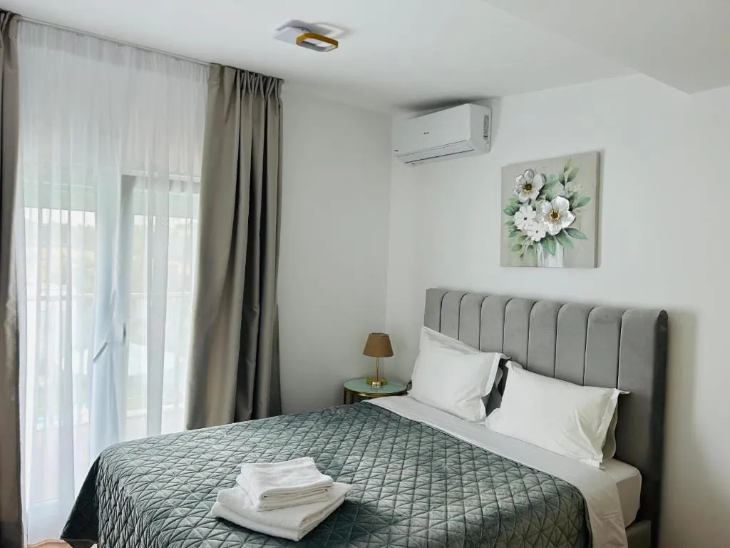 Sani Beverly Hills, Sani, Grčka — Grand Deluxe Villa