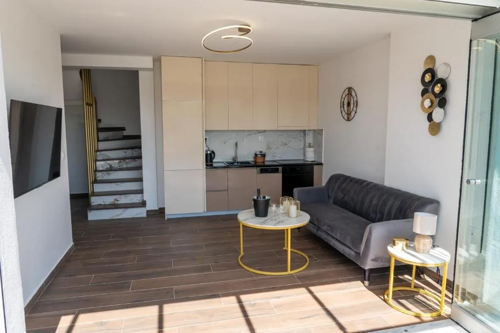 Sani Beverly Hills, Sani, Grčka — Villa Deluxe Plaza 1