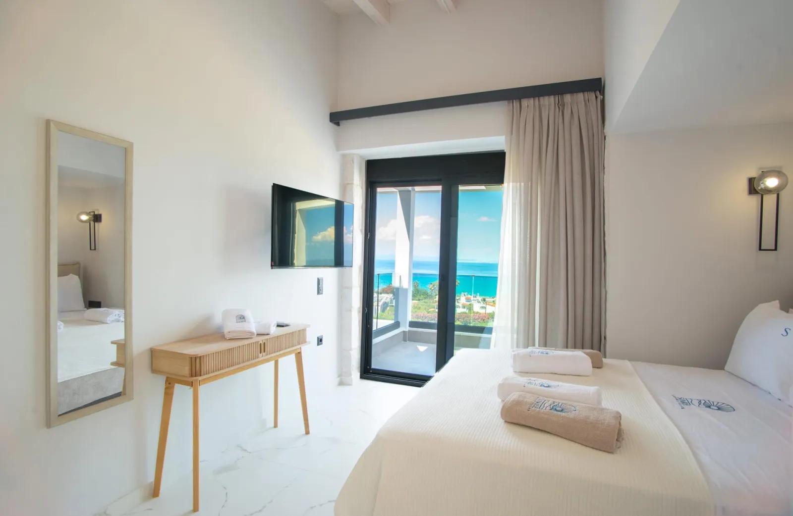Sunrise Villas, Hanioti / Polihrono, Grčka — Serenity Villa | Private Pool