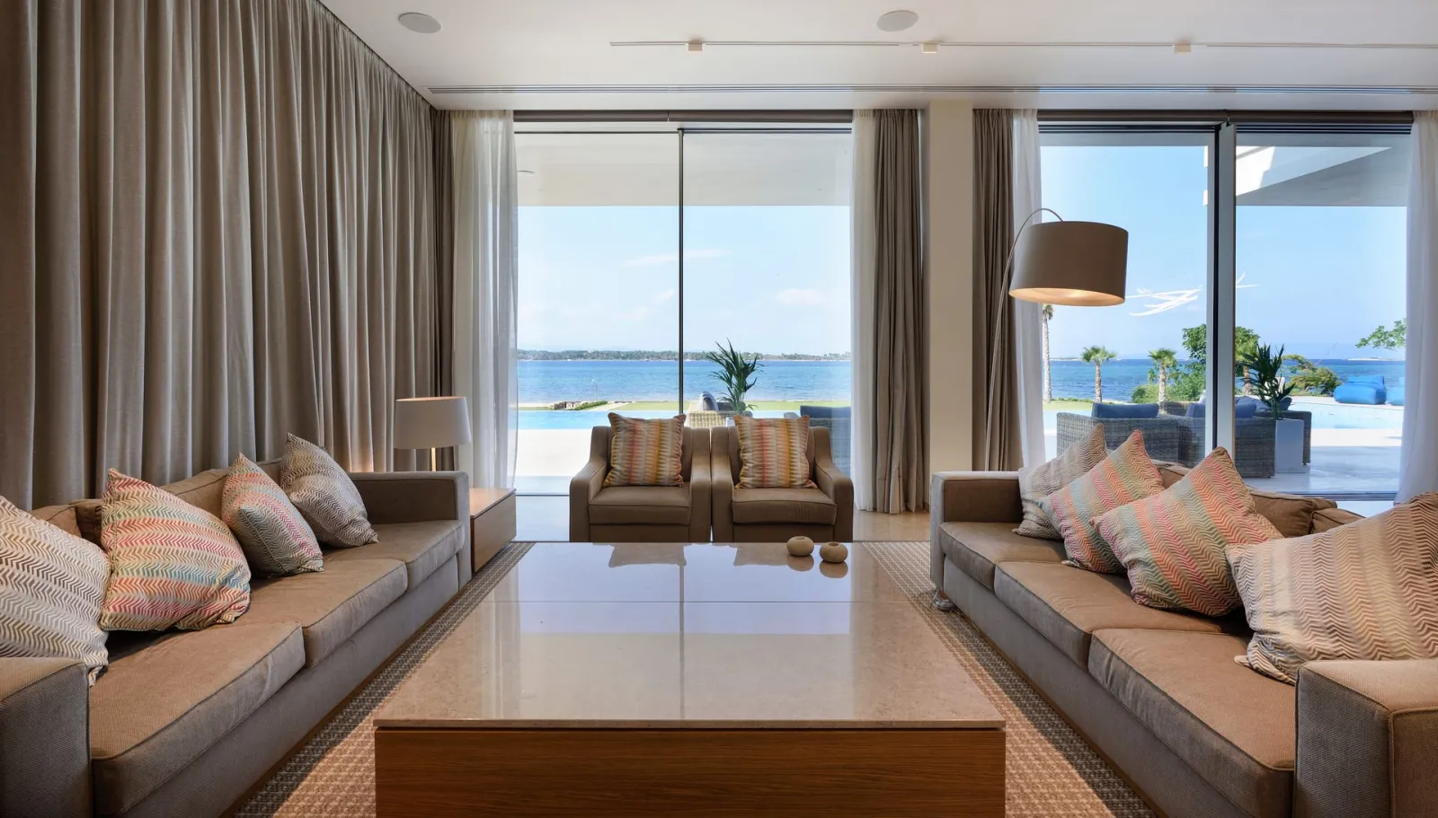 Olive Villas Rentals Halkidiki, Grčka — 8 bedroom| Villa Infinita | Vourvourou