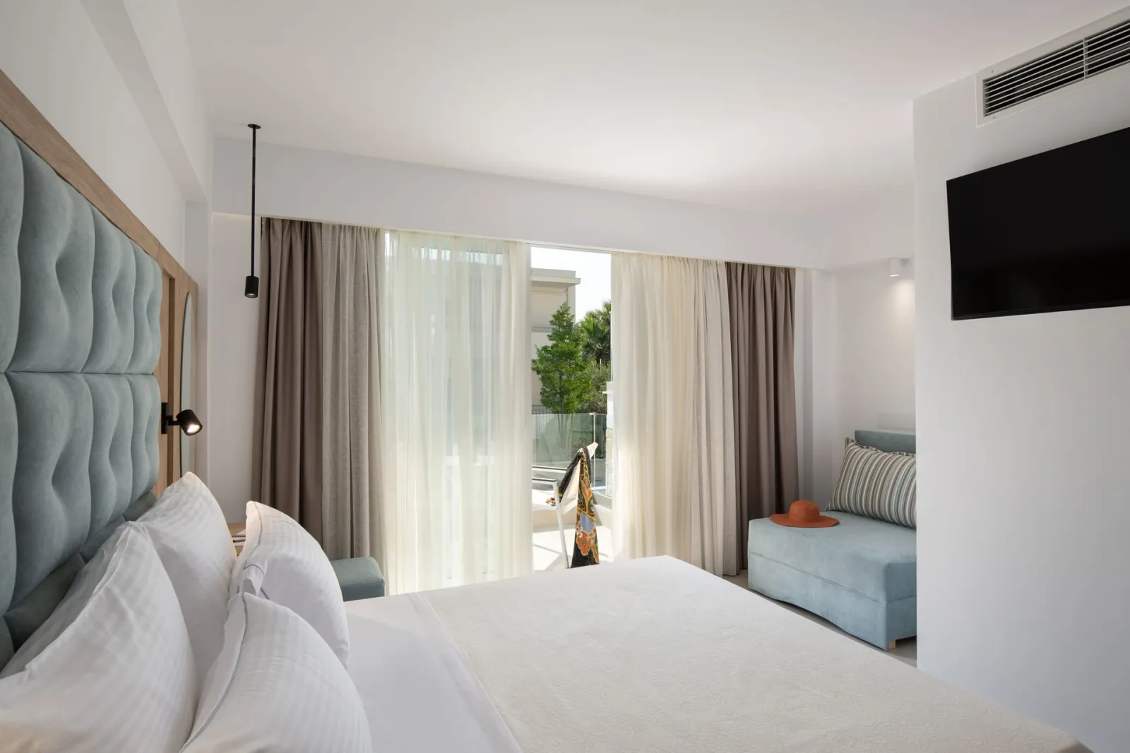 Hanioti Central Hotel, Grčka — Double Room with Sofa
