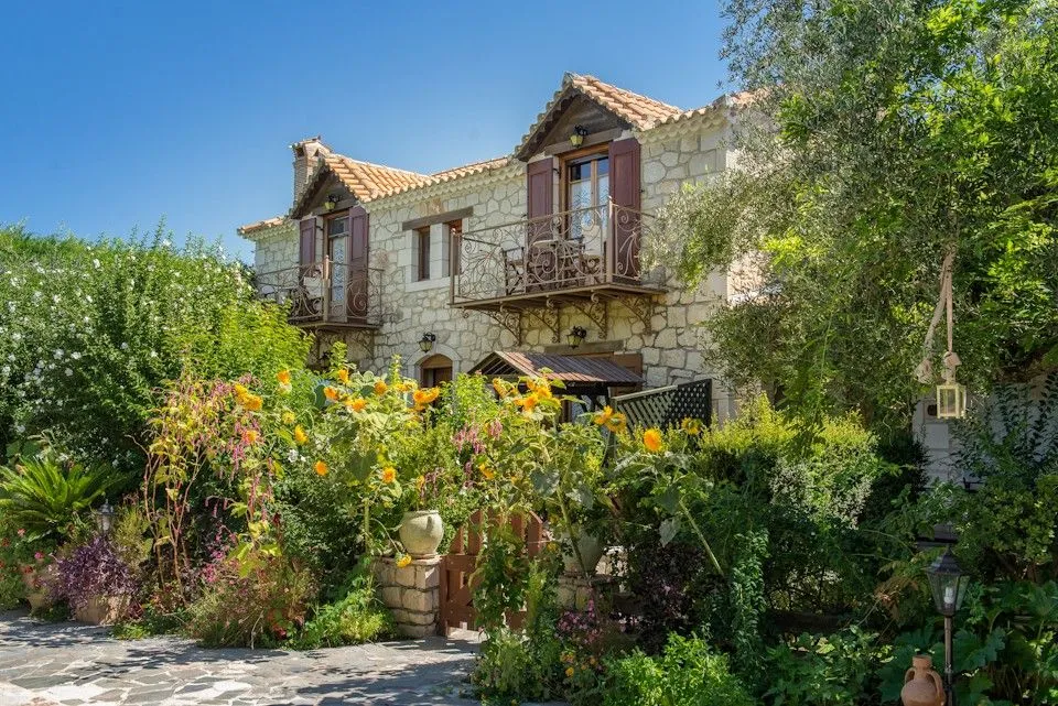Ktima Kourou, Planos, Grčka — Villa Atzardo