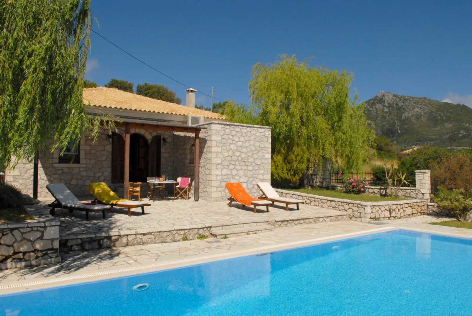 Lefkada Villas, Vafkeri, Grčka — Executive Villa Skorpidi