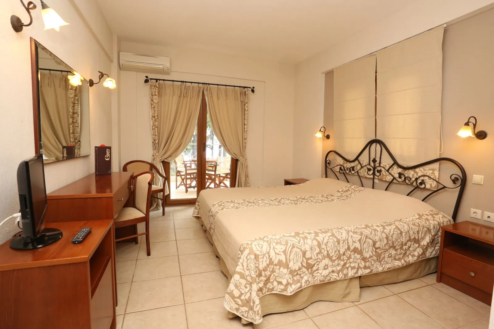 Country Inn Halkidiki, Kalithea, Grčka — Double Room