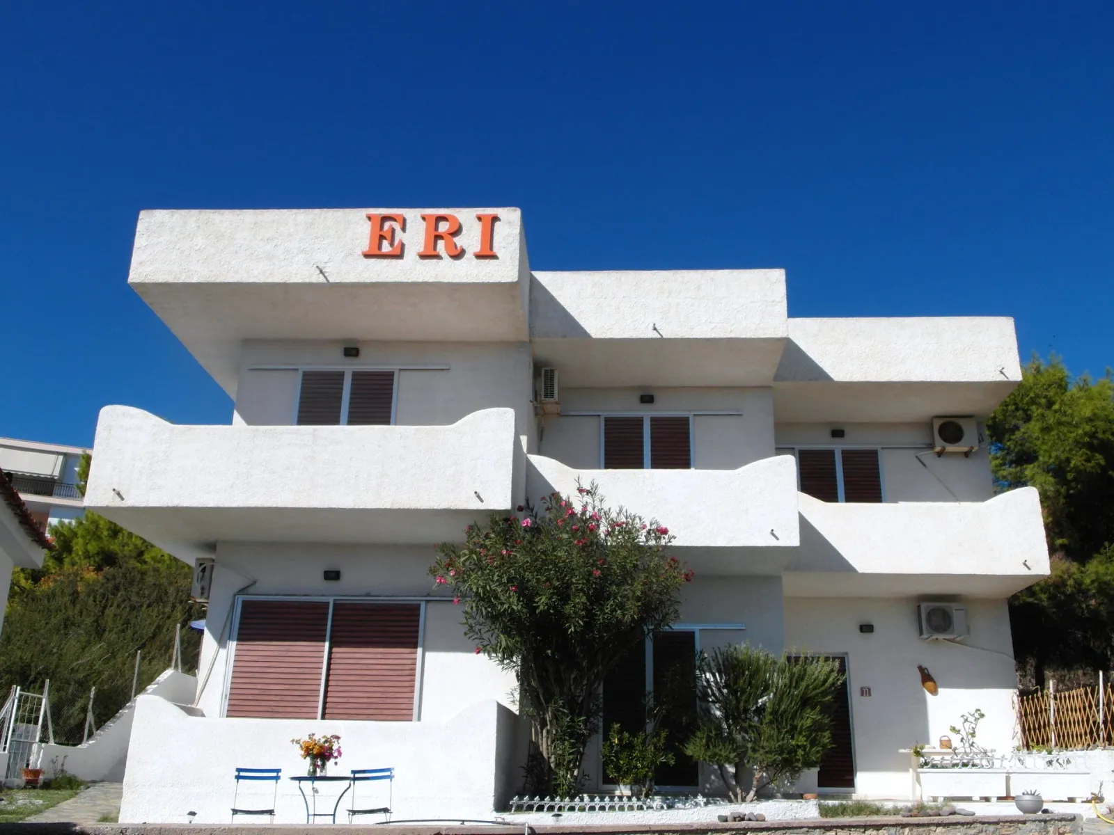 Eri Studios Aegina, Agija Marina