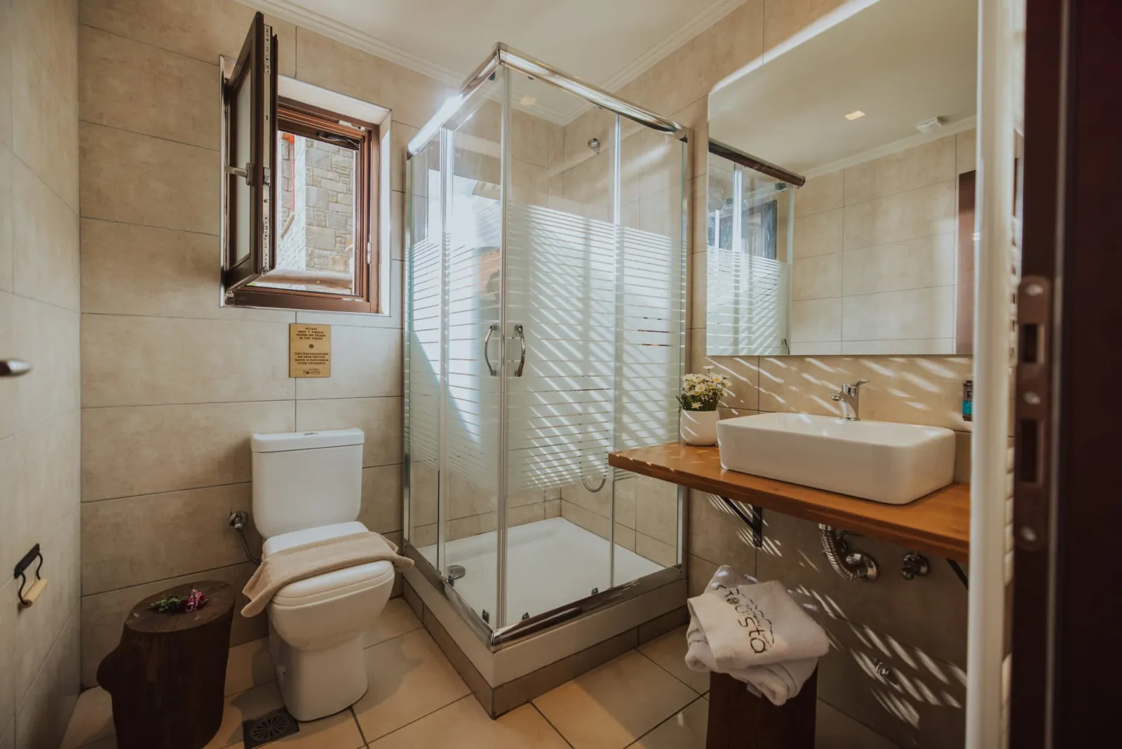 Rouista Tzoumerka Resort, Vurgareli, Grčka — Deluxe King Double with Mountain View