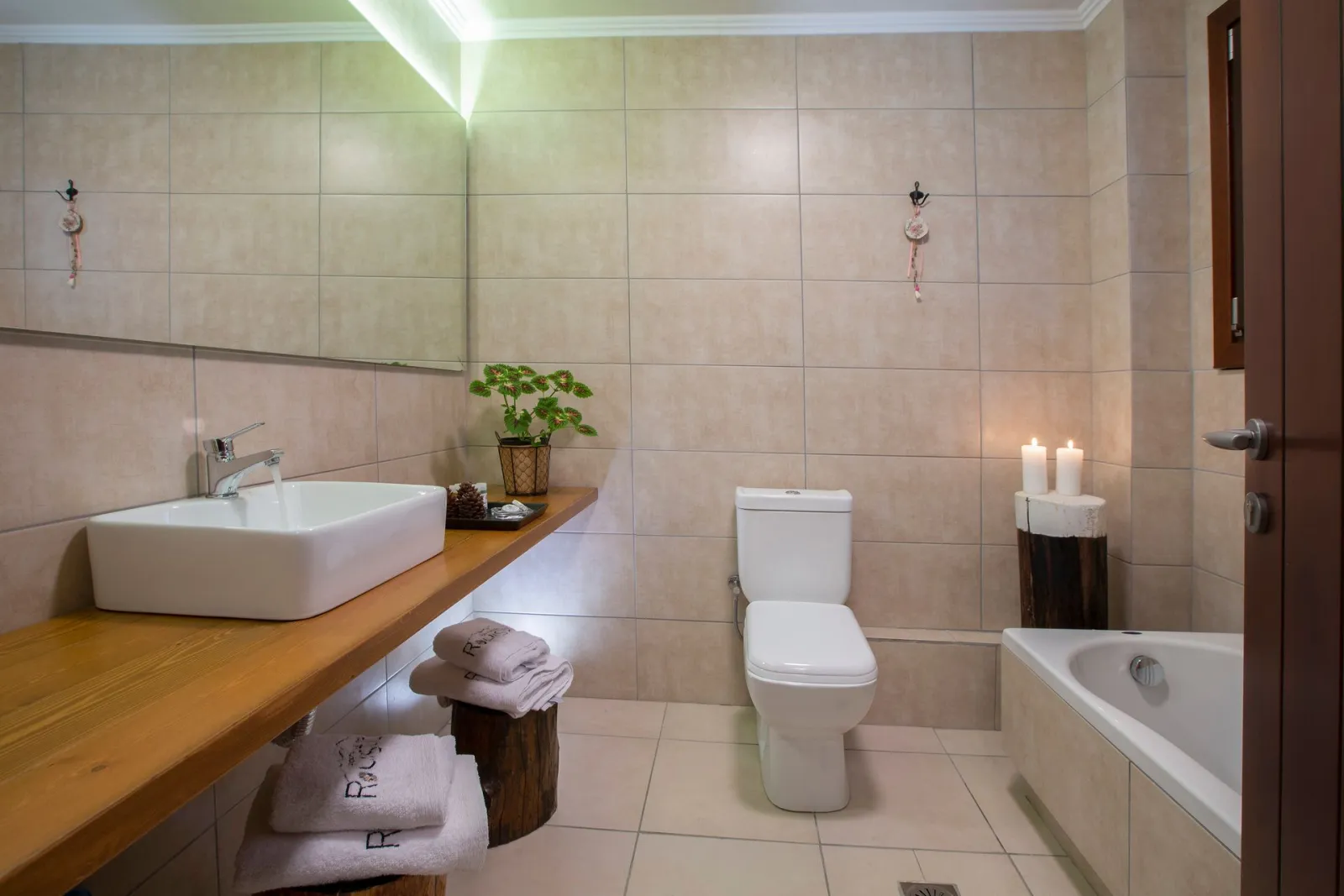 Rouista Tzoumerka Resort, Vurgareli, Grčka — Family Suite