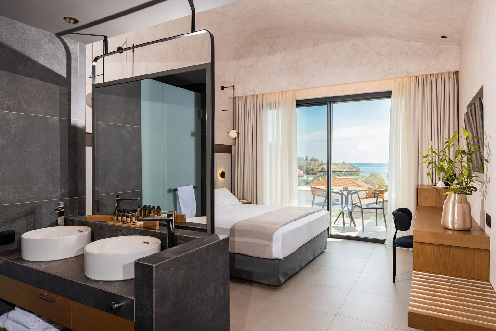 Anasa Luxury Resort, Elaiohori, Grčka — Deluxe Double Room with Side Sea View