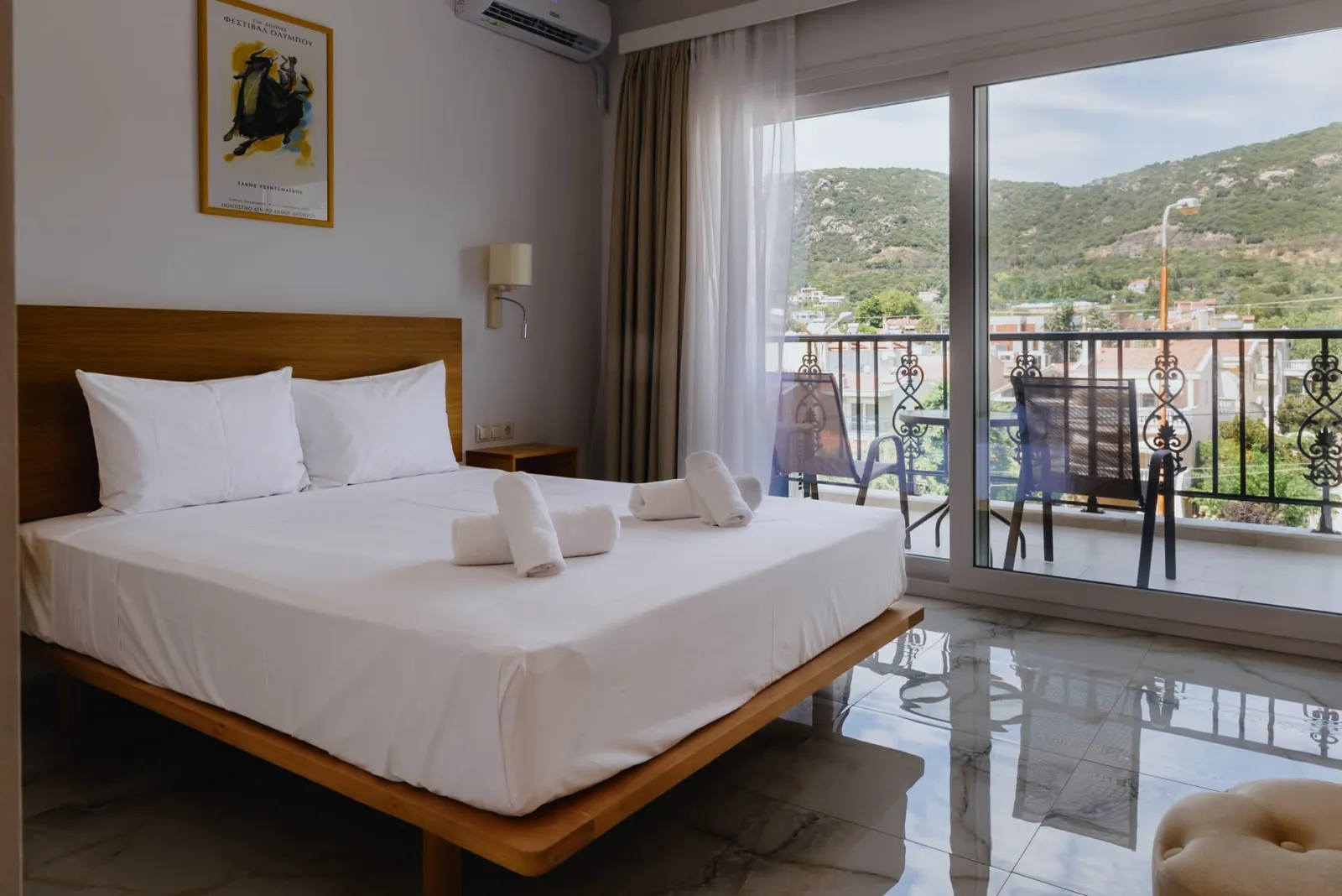 Blue Bay Hotel Kavala, Nea Iraklica, Grčka — Double Room with City Mountain View