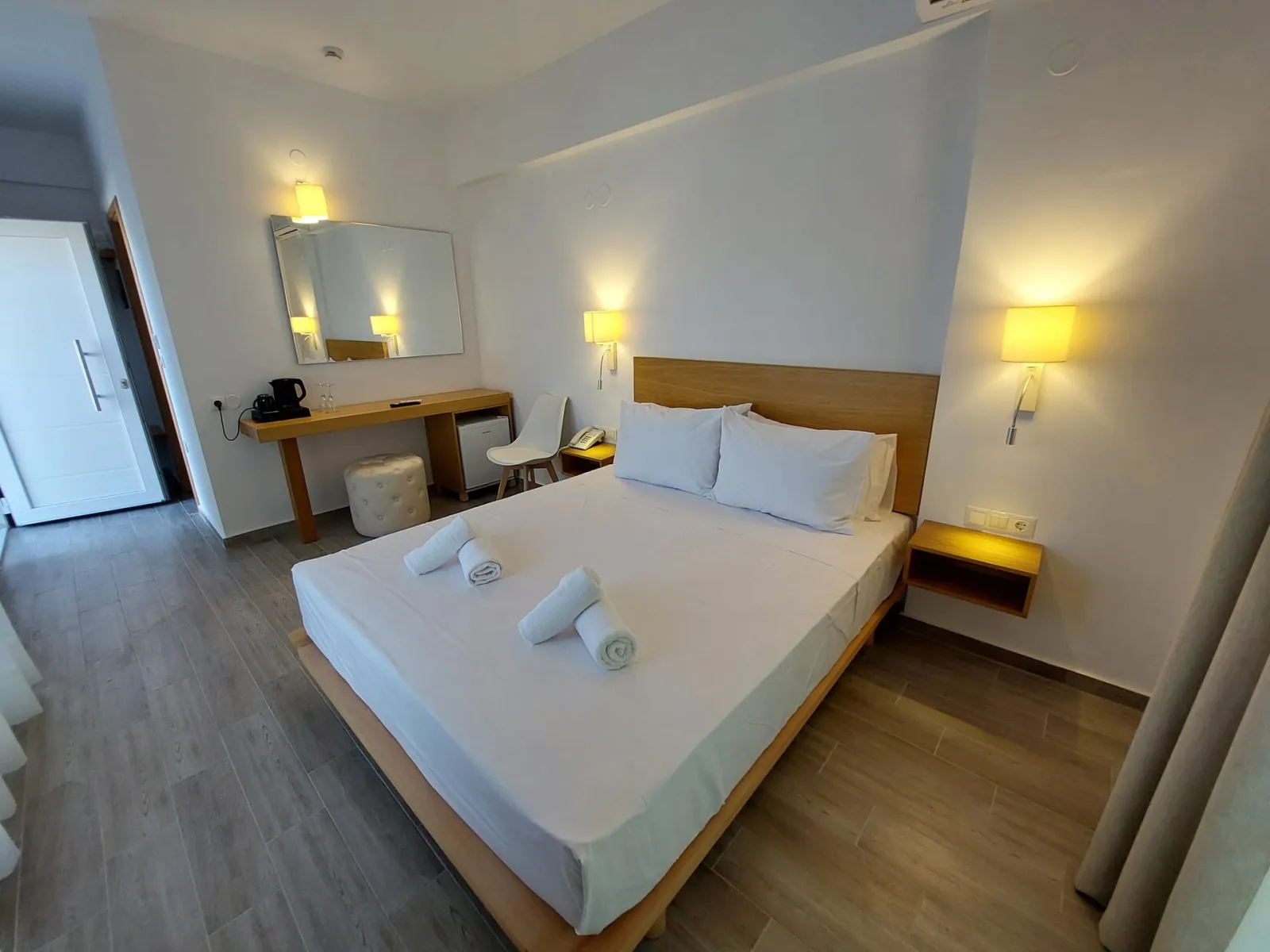 Blue Bay Hotel Kavala, Nea Iraklica, Grčka — Double Room with Garden View