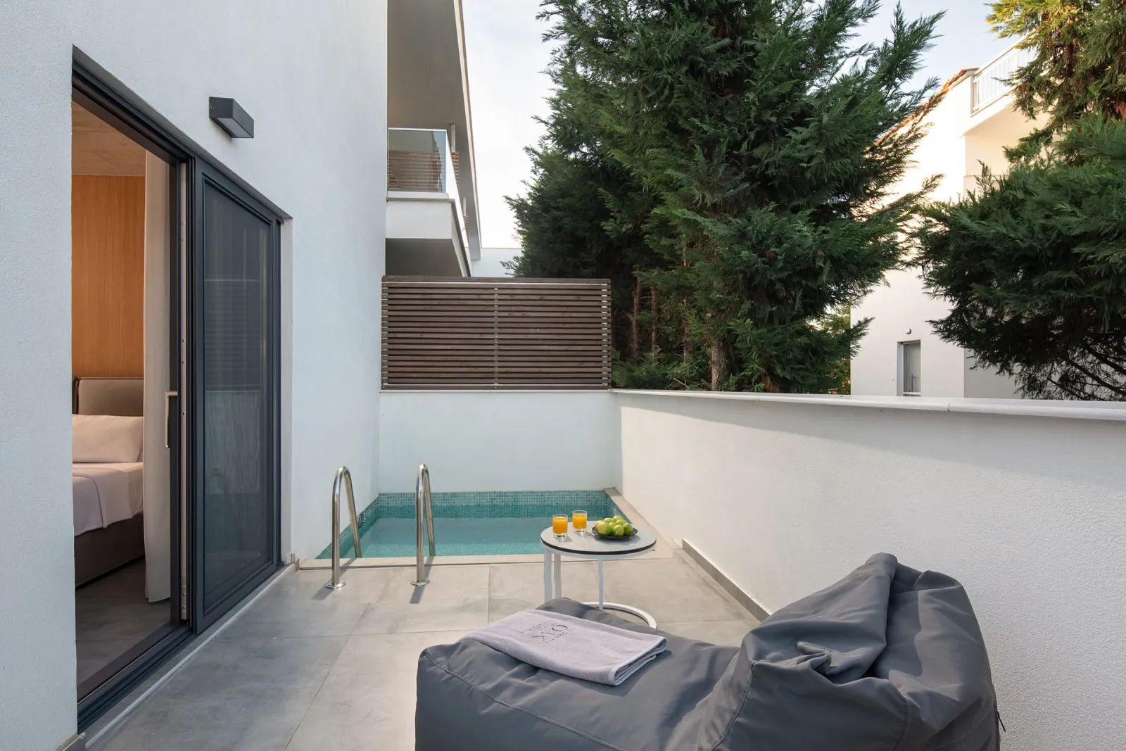 The Oak Hotel, Keramoti, Grčka — Deluxe Double Room with Private Pool