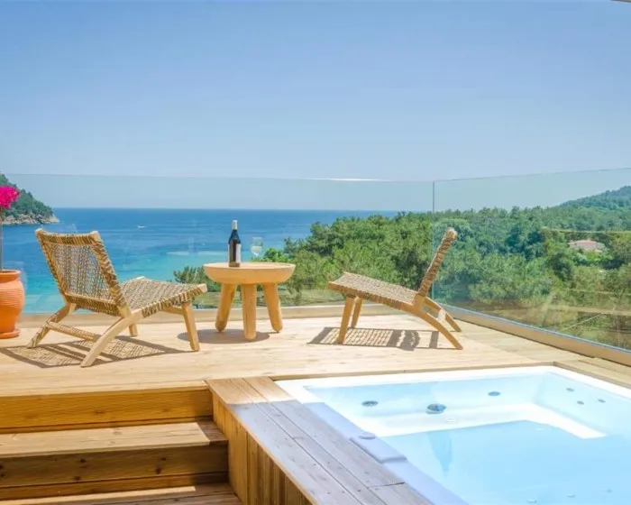 Agorastos Hotel, Kinira
