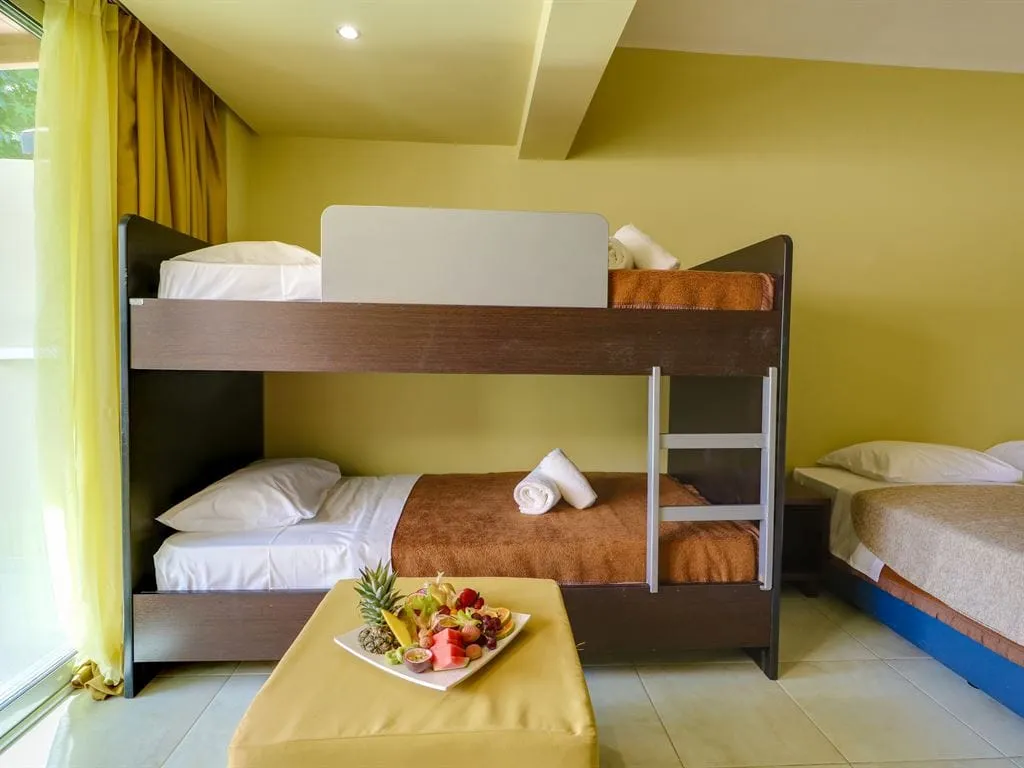 Cathrin Hotel By Anayia All-Inclusive Resorts, Rodos, Grčka — Family room Garden view bunked beds