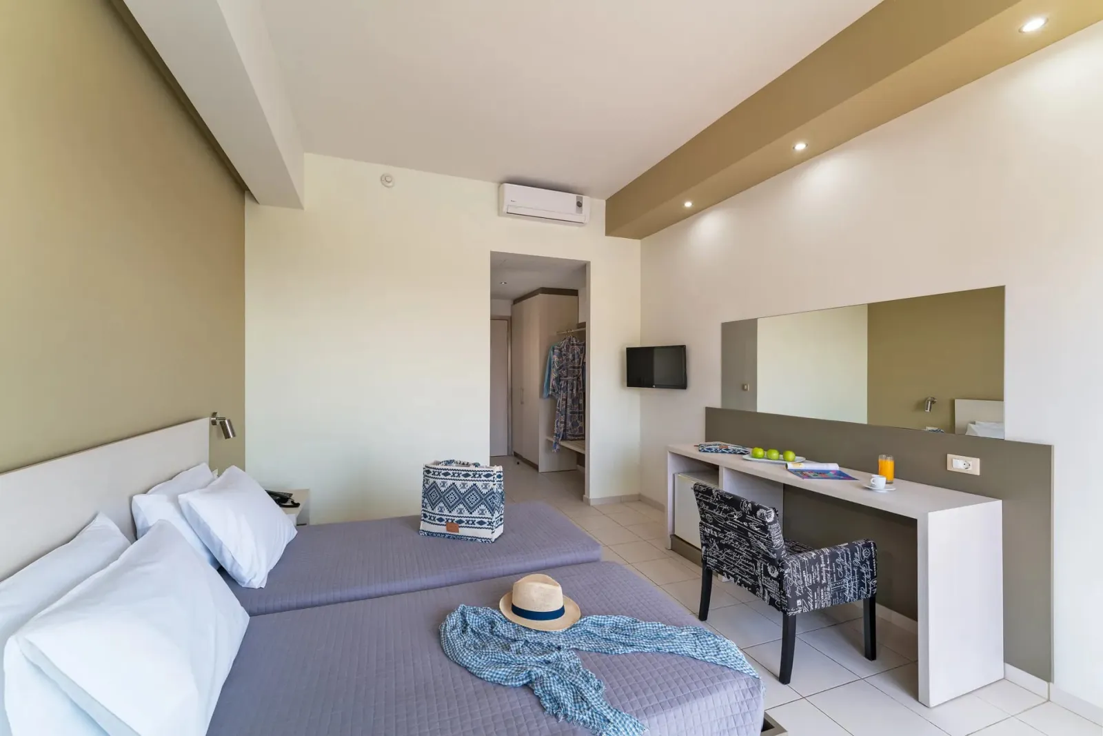 Cathrin Hotel By Anayia All-Inclusive Resorts, Rodos, Grčka — Superior Triple Room Garden View