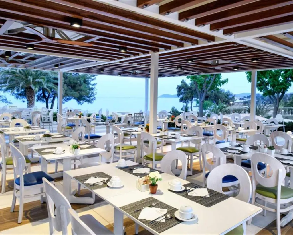 Alexandra Beach Thassos Spa Resort, Potos, Grčka — plaža