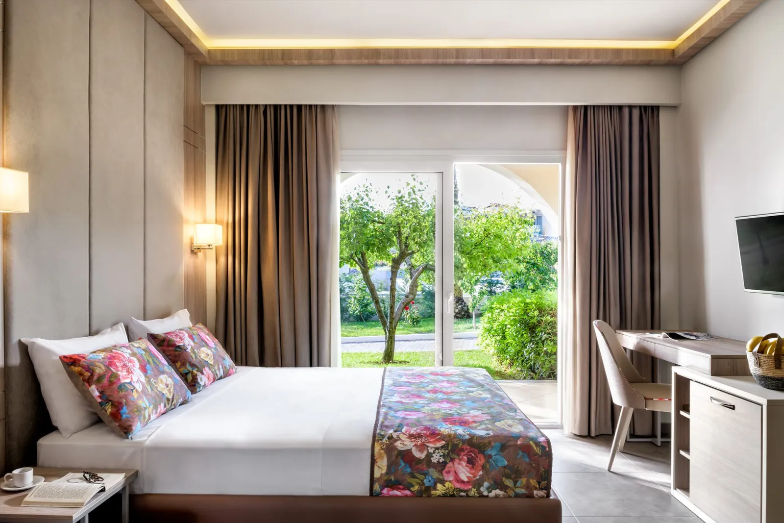 Alexandra Beach Thassos Spa Resort, Potos, Grčka — Double Room with Garden View