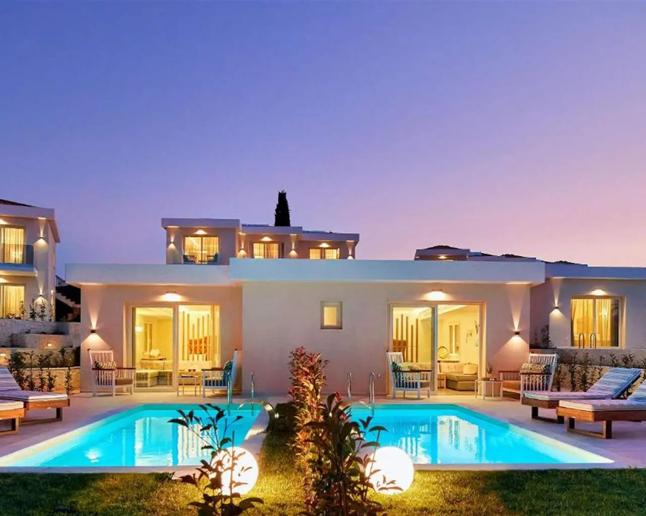Alexandra Elegance Bridging Generations – Family Luxury, Potos