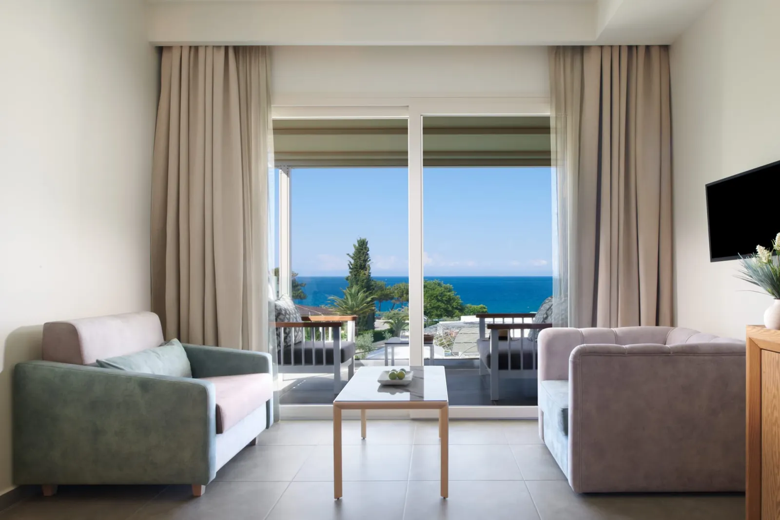Alexandra Elegance Bridging Generations – Family Luxury, Potos, Grčka — Junior Suite Sea View