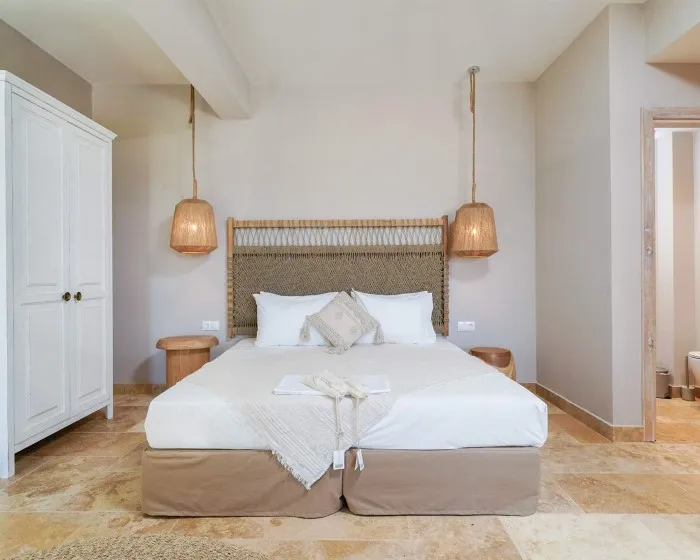 Essentia Luxury, Kinira, Grčka — Suite Jacuzzi