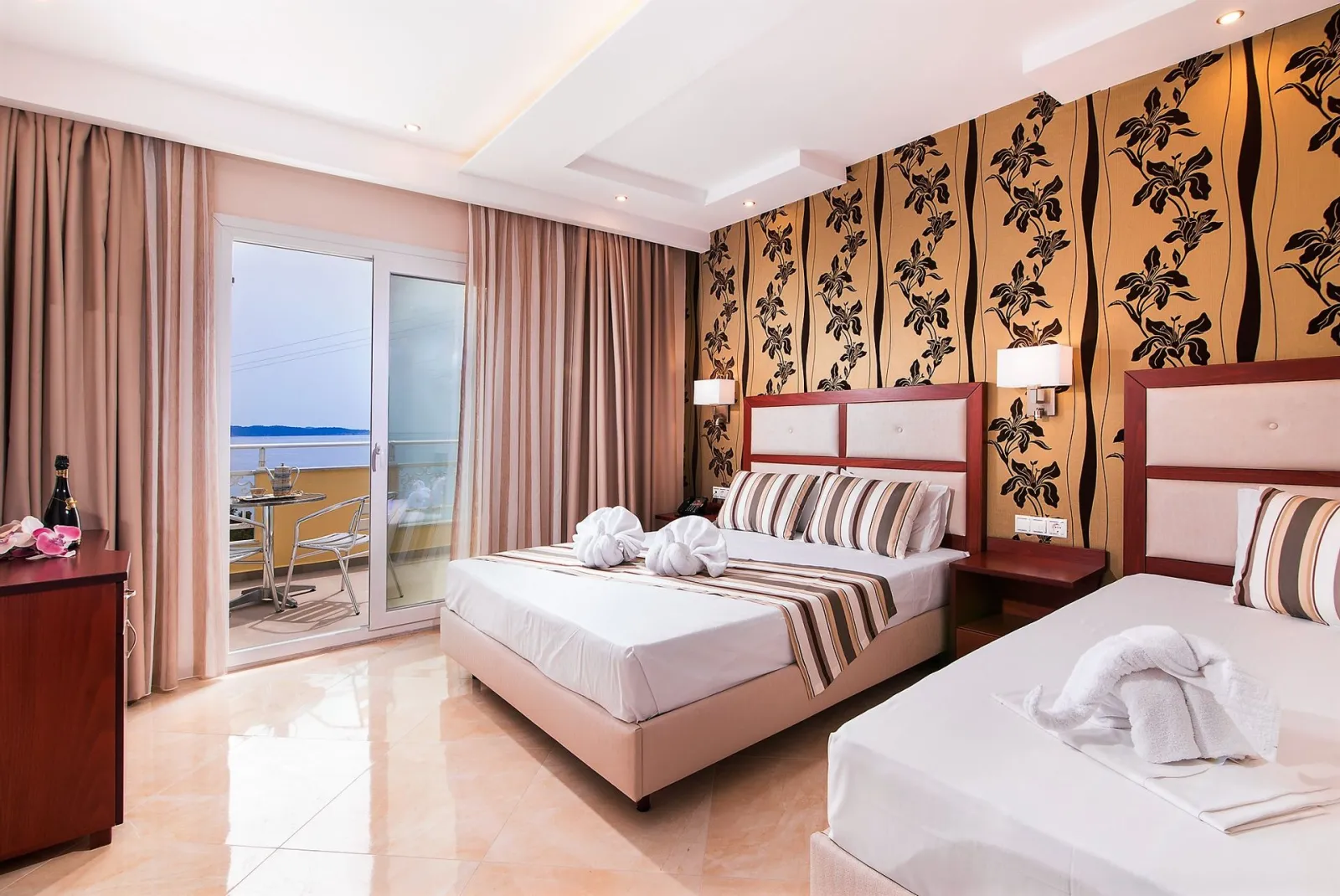 Hotel Diamond, Limenaria, Grčka — Deluxe Triple Room with Sea View