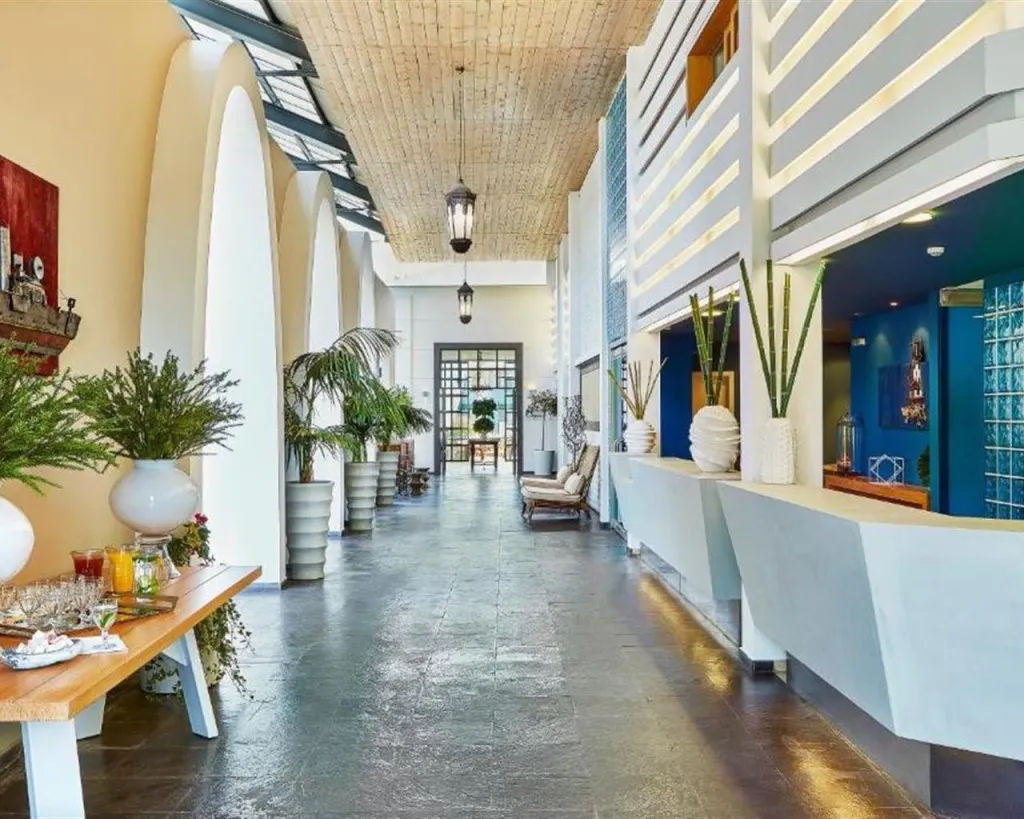 Ilio Mare Hotel & Resort, Skala Prinou, Grčka — plaža
