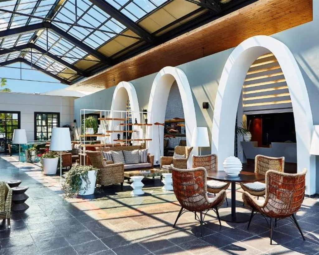 Ilio Mare Hotel & Resort, Skala Prinou, Grčka — plaža
