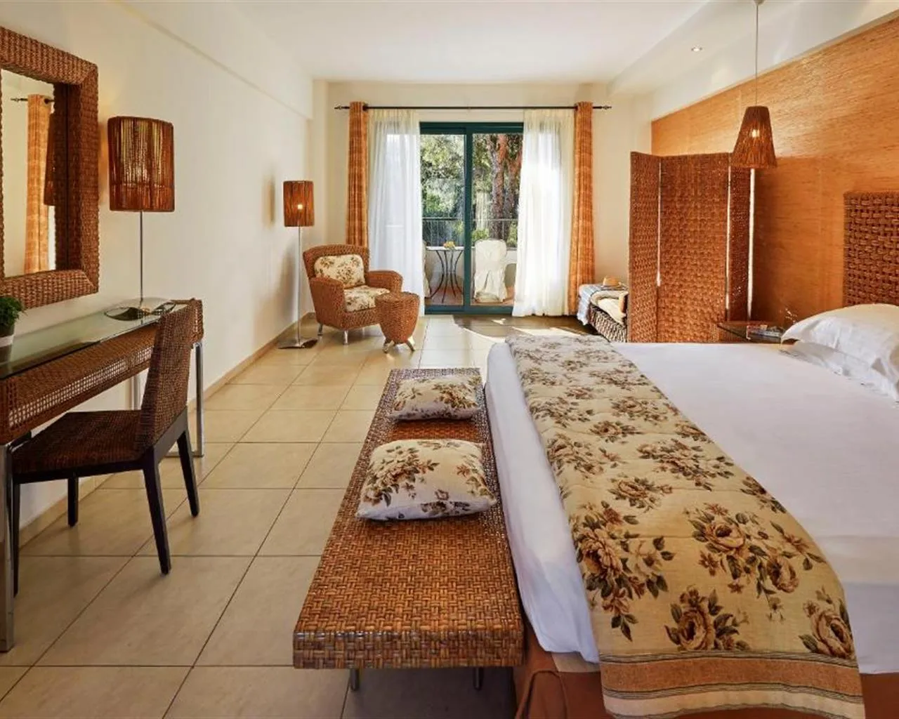 Ilio Mare Hotel & Resort, Skala Prinou, Grčka — Junior Suite Garden/Pool View