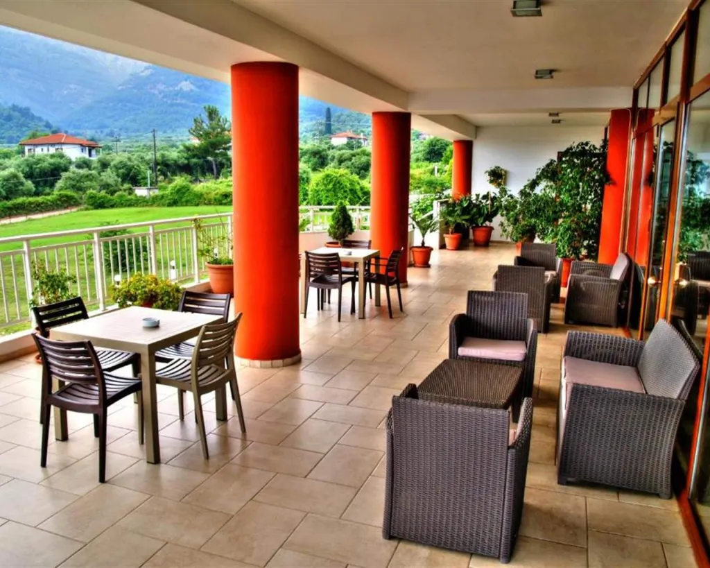Maranton Beach Hotel, Kinira, Grčka — plaža