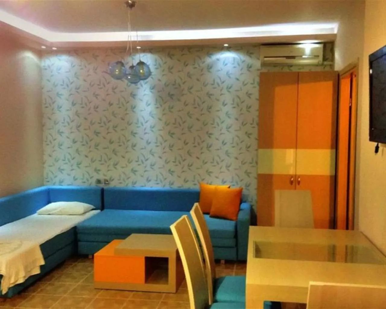 Maranton Beach Hotel, Kinira, Grčka — Family Room Mountain View & Side Sea View