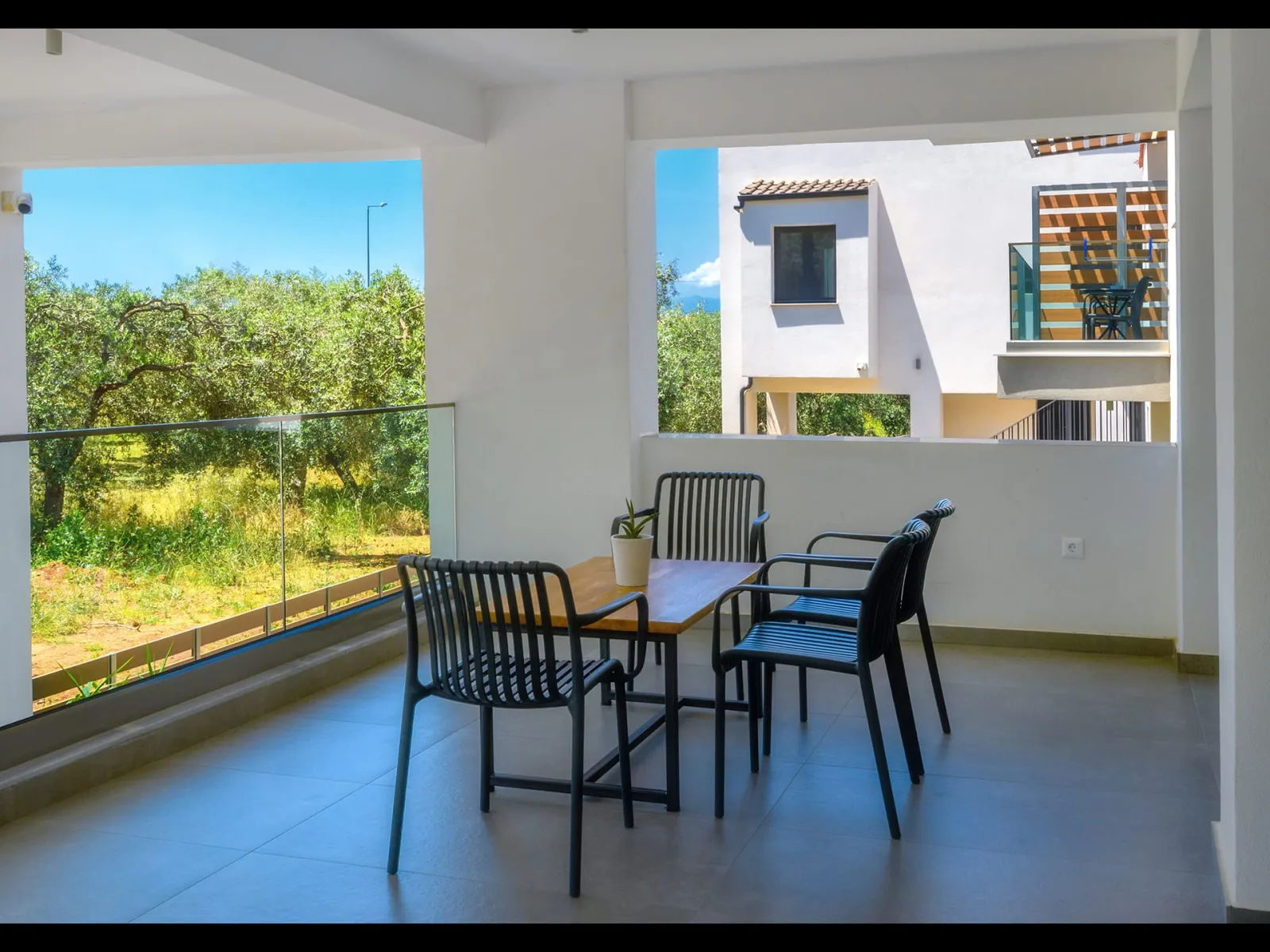 Olive Roots Tasos, Skala Rahoni, Grčka — Family Suite 70m2
