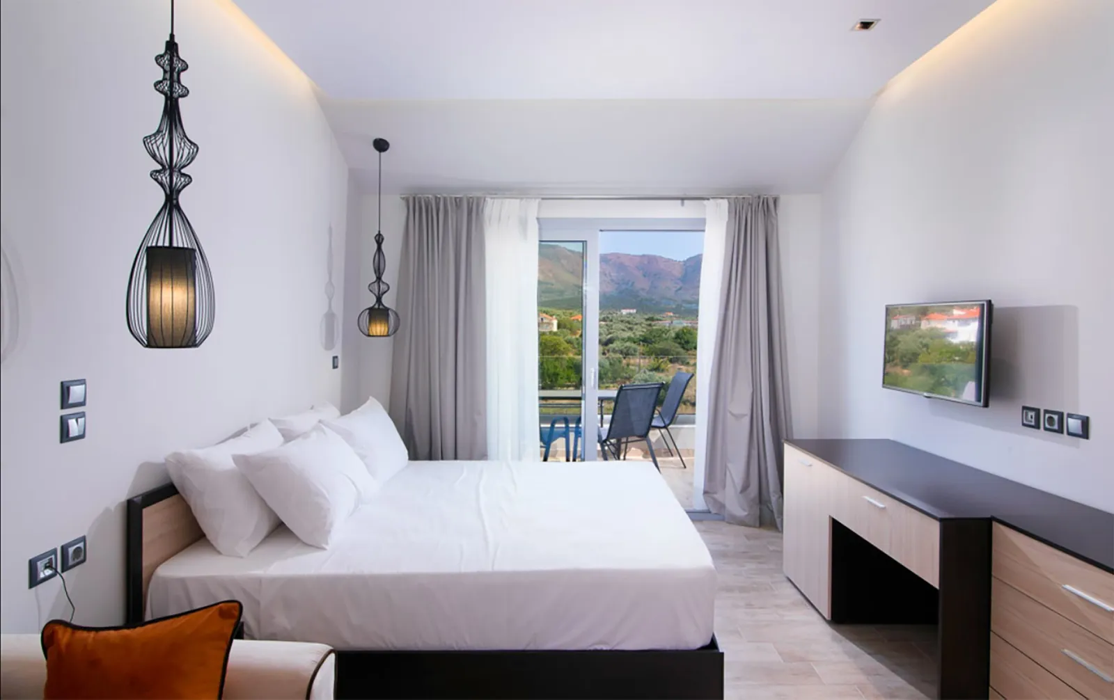 The Dome Luxury Hotel Thassos, Limenaria, Grčka — Family Room with Mountain View