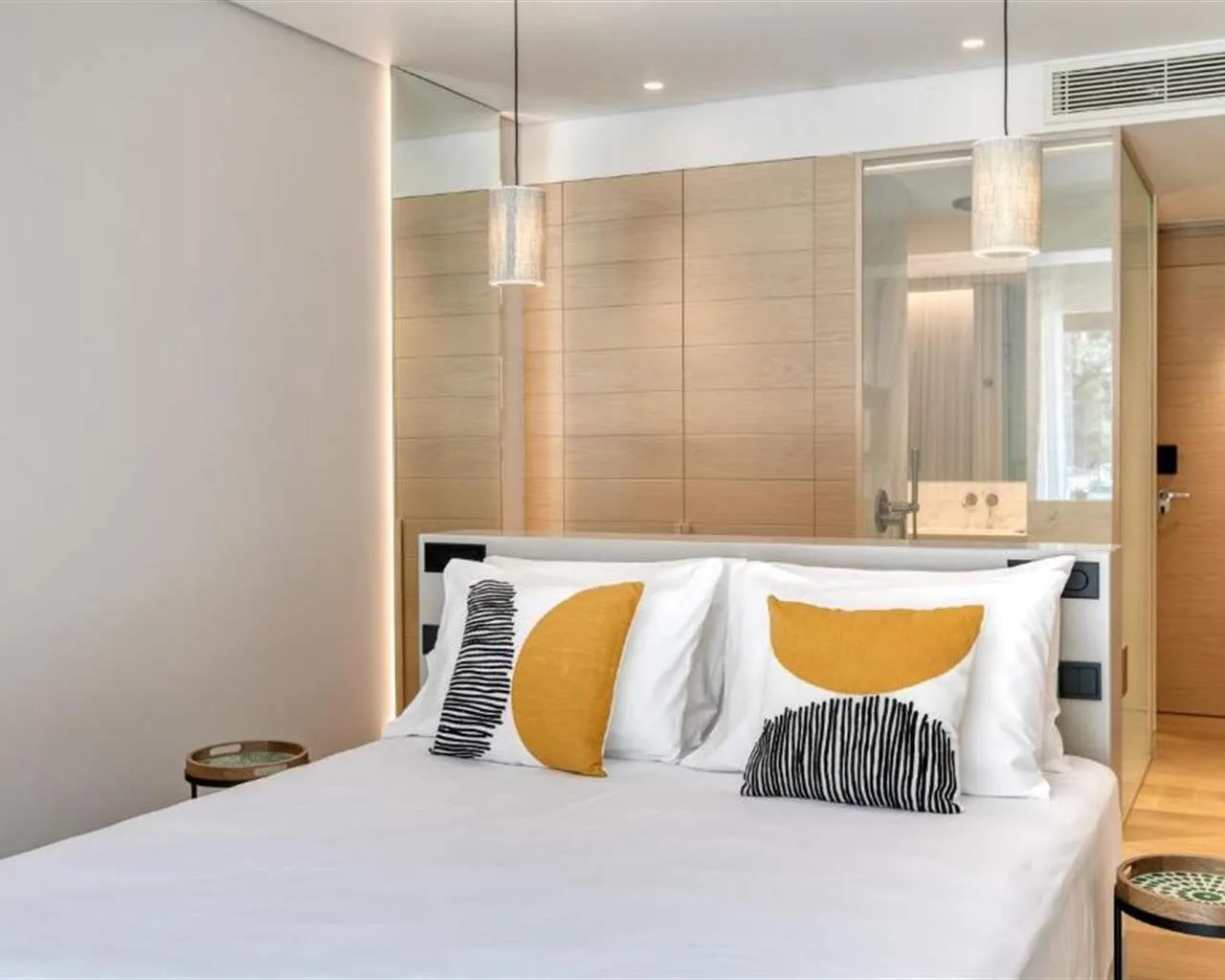 Vathi Cove Luxury Resort & Spa, Vathi, Grčka — Double Room  Deluxe With Jacuzzi Forest View