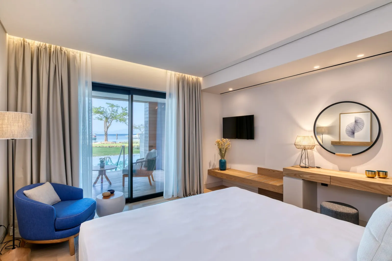 Vathi Cove Luxury Resort & Spa, Vathi, Grčka — Junior Suite Private Pool Sea View